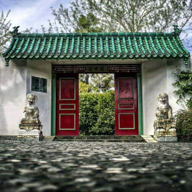 Bauxite Chinese Glazed Roof Tiles Traditional Pagoda House 160mm