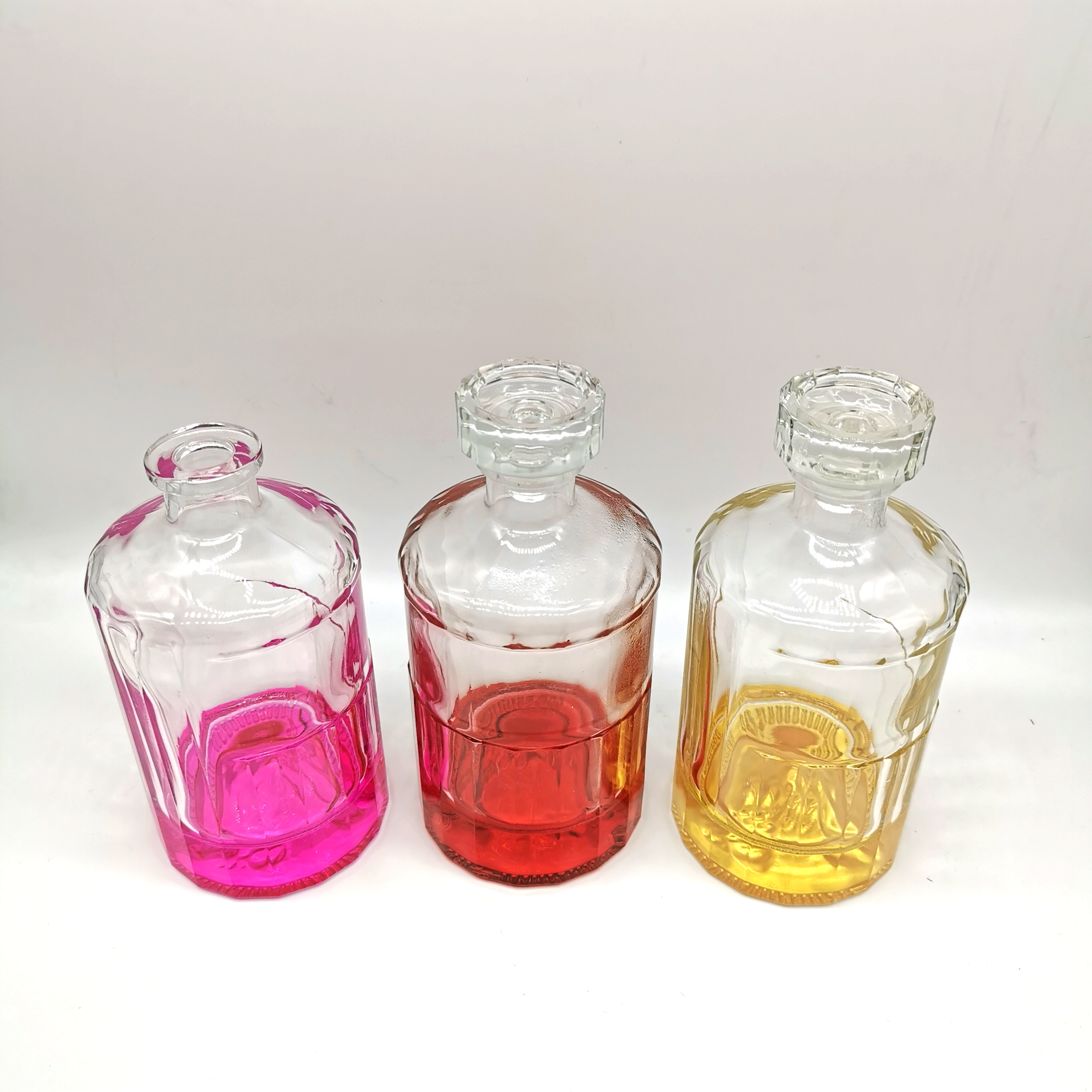 Custom Design 500ml 700ml Glass Liquor Brandy Bottle Super Flint Glass Body Material