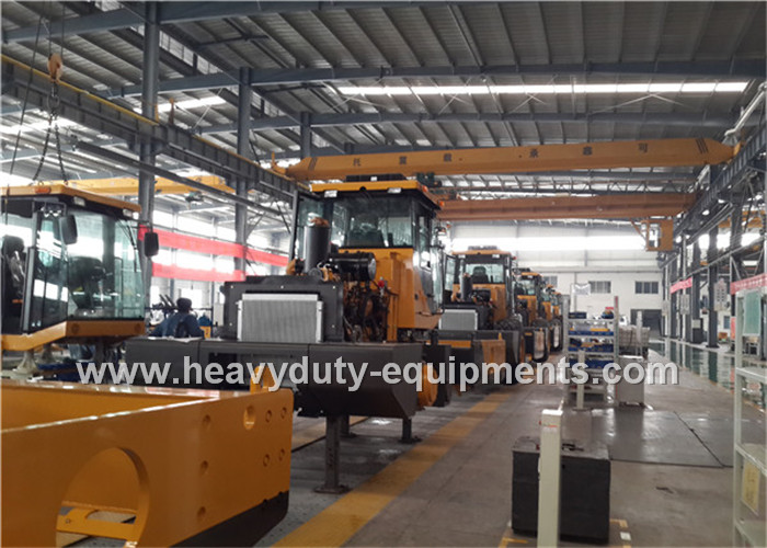 5.1km / h Hydraulic Crawler Excavator 172.5KN Digging Force Standard Cab With A / C