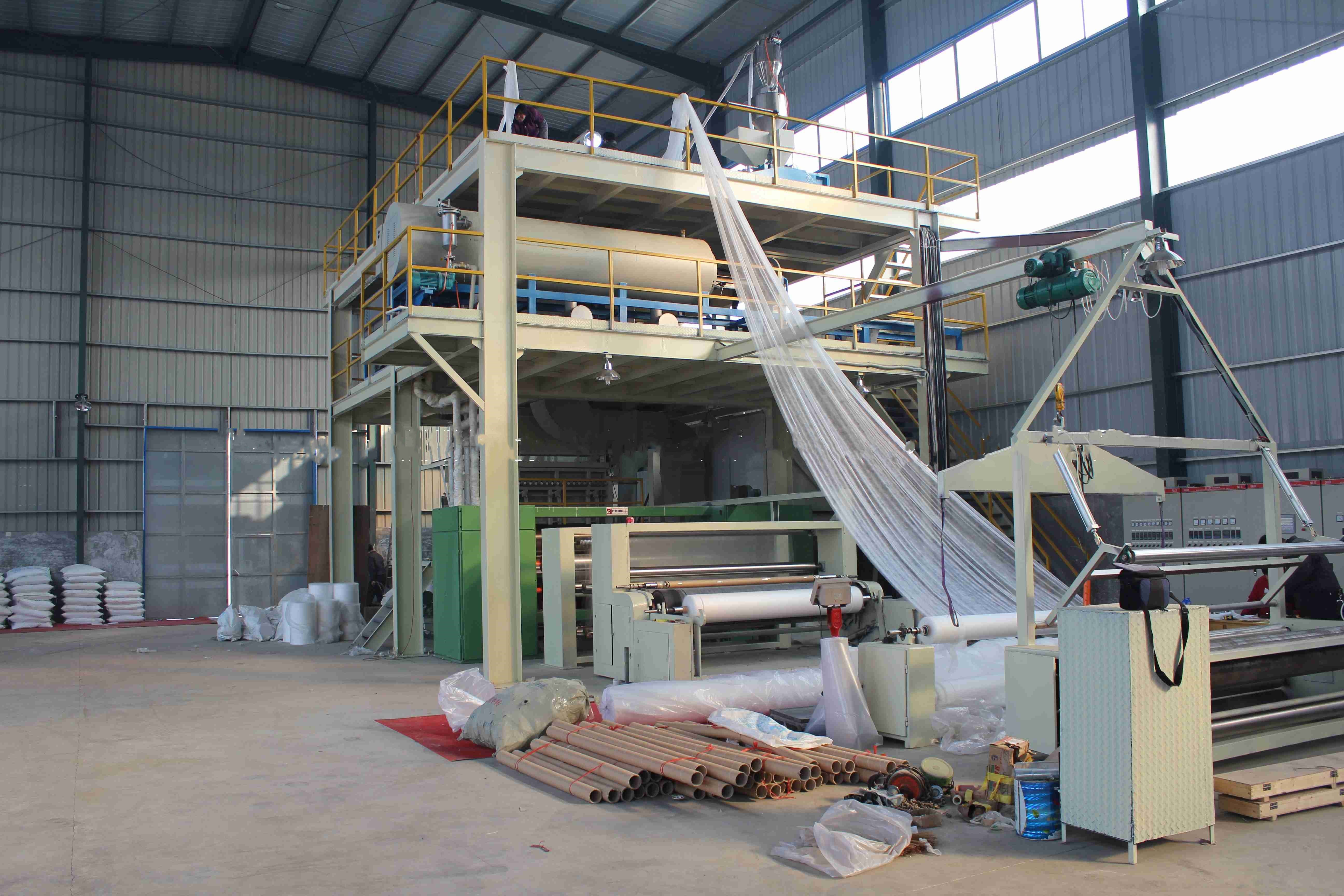 PP Chips 1600mm Carry Bag Non Woven Fabric Making Machine