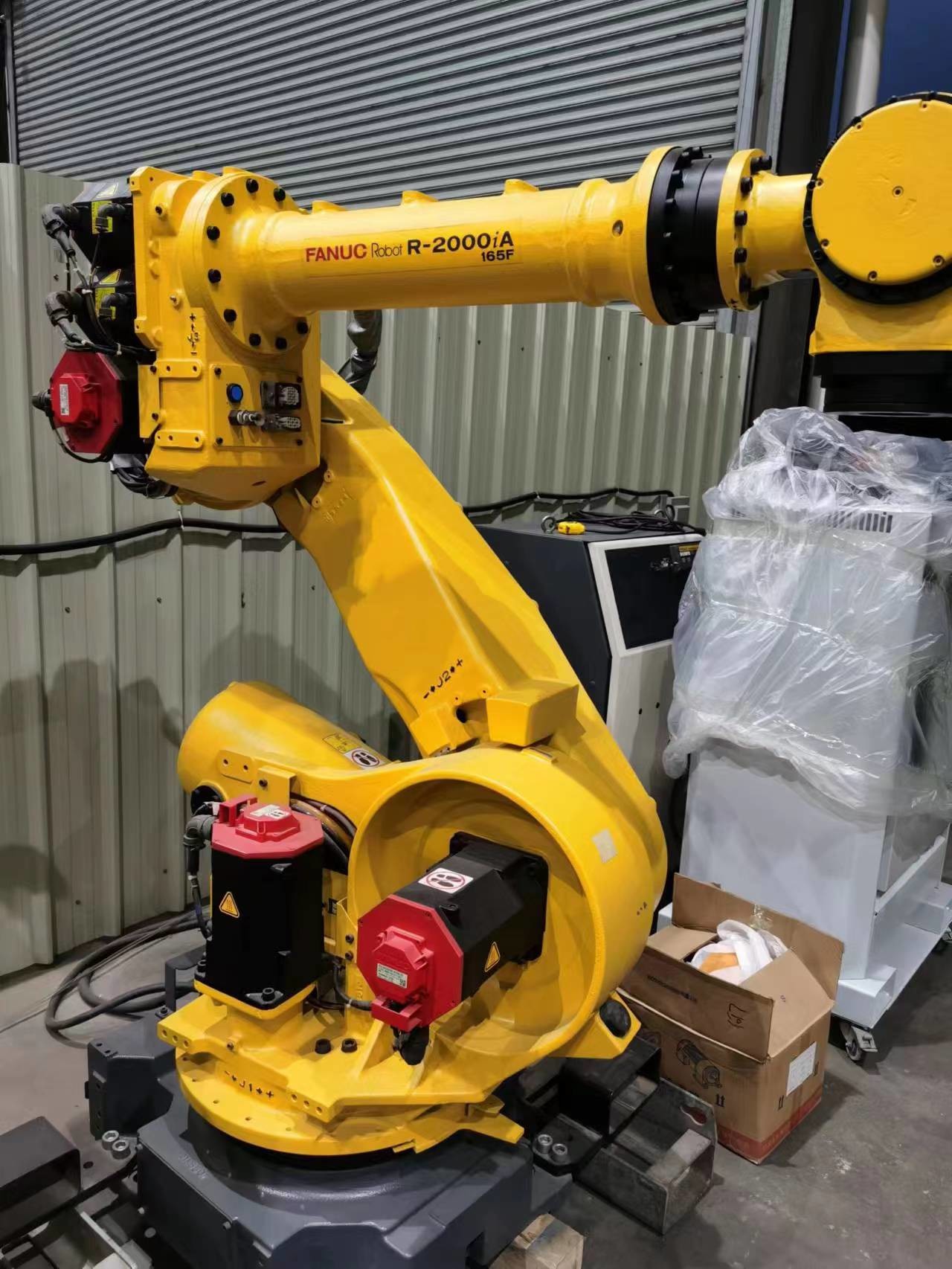 R-2000iA/165F Industrial Pick And Place Arc Welding Robot Mechanism Articulated