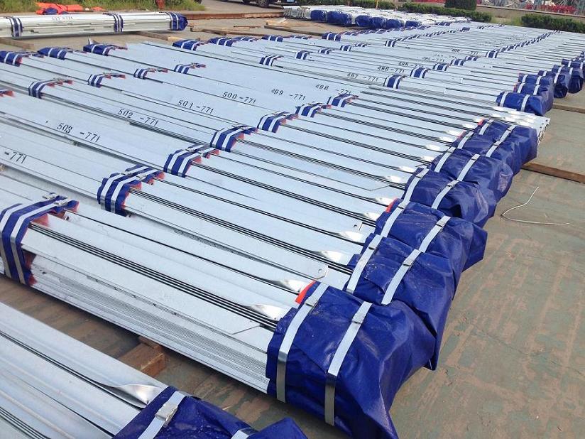 Silver Hot Dip Galvanized Steel Tower , Communication Metal Towers