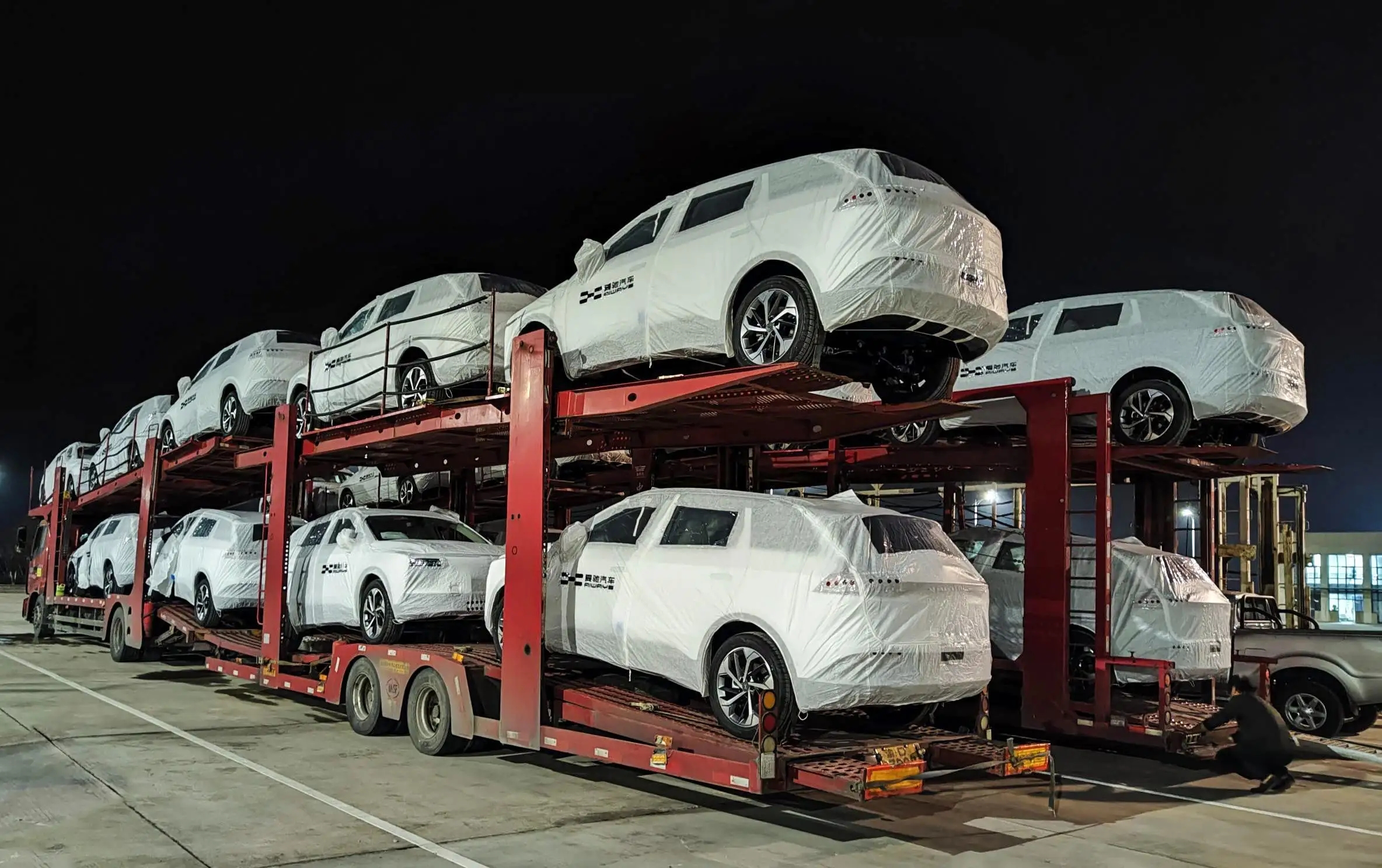 2023 2024 Unik Energy Vehicle Changan Ev Uni K Uni-k Idd Electric Car Fast Charging 5 Doors 5 Seats SUV Advanced Technology
