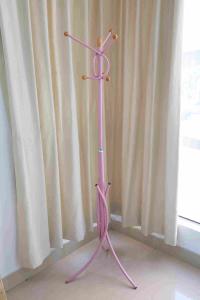 Wholesale Pink Metal Entryway Coat Rack With Umbrella Stand , 2.8kg Bedroom Jacket Hanger Stand from china suppliers