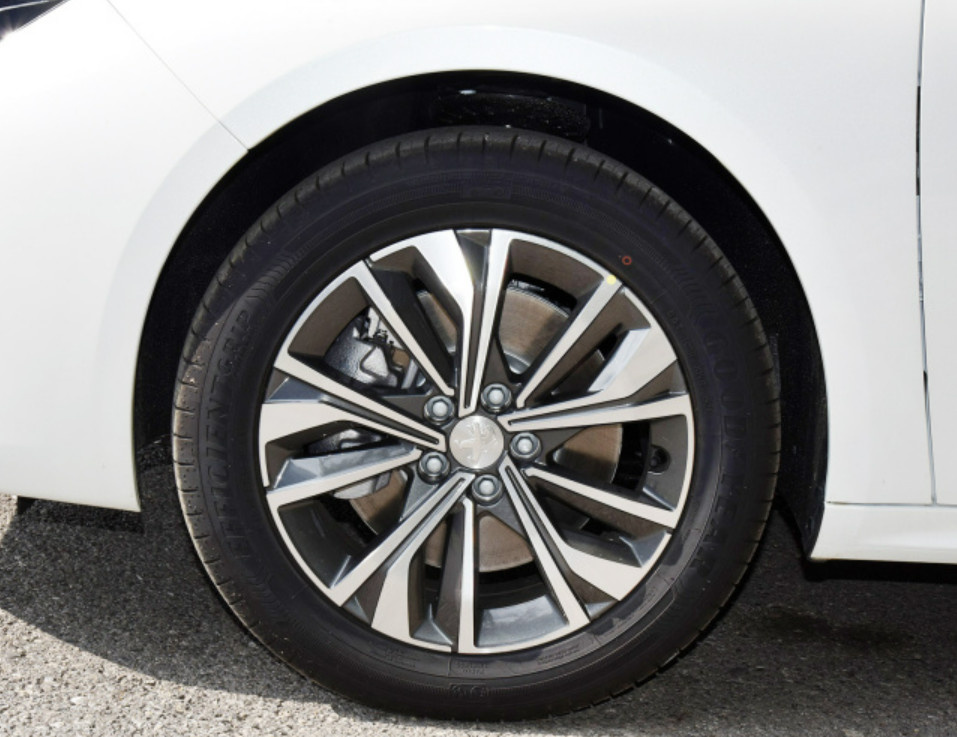 Peugeot 508 2022 model 508L 400THP PureTech driving version 4 Door 5 seats Sedan medium car