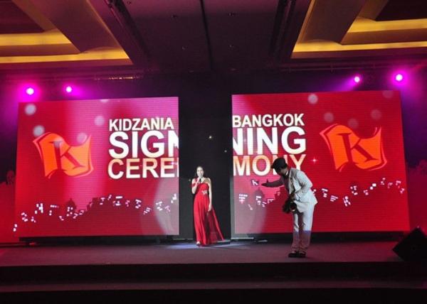 Pixel 6mm High Definition LED Screen Light Weight LED Display Billboard Full