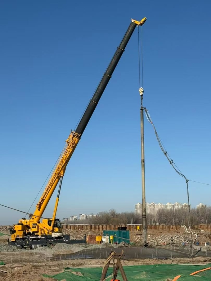 BVEM 105kW Hydraulic Vibroflot Equipment With 176kW power pack for groud improvement Construction