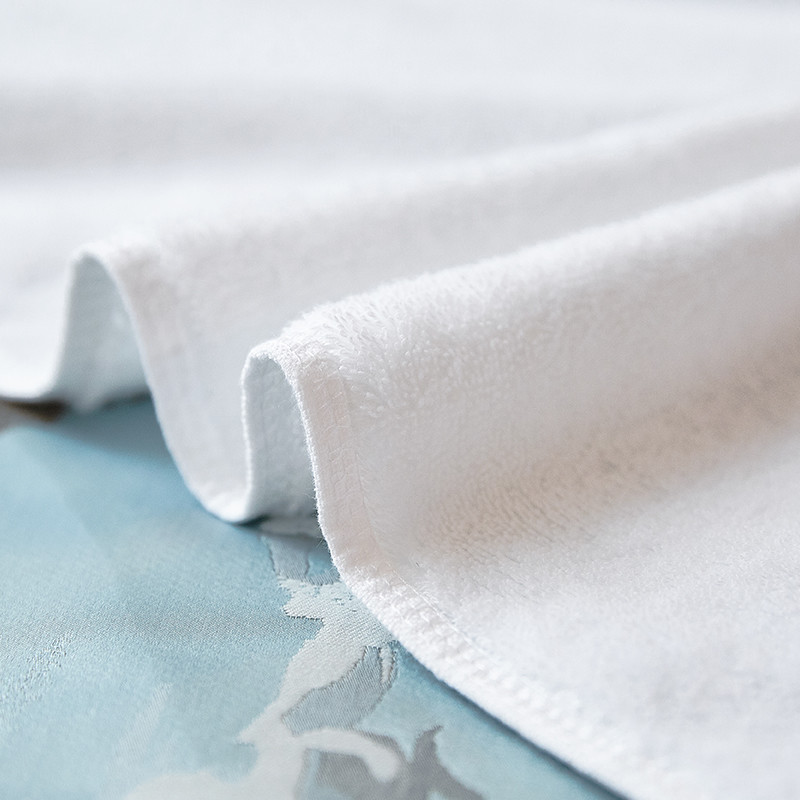 White Hotel Towel Set Hotel Bath Towel Face Towel For Spa Plain Dyed Compressed