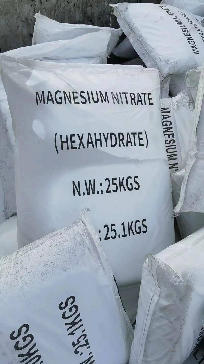 magnesium nitrate Mg(NO3)2 Colorless crystalline powder Used for analyzing reagents