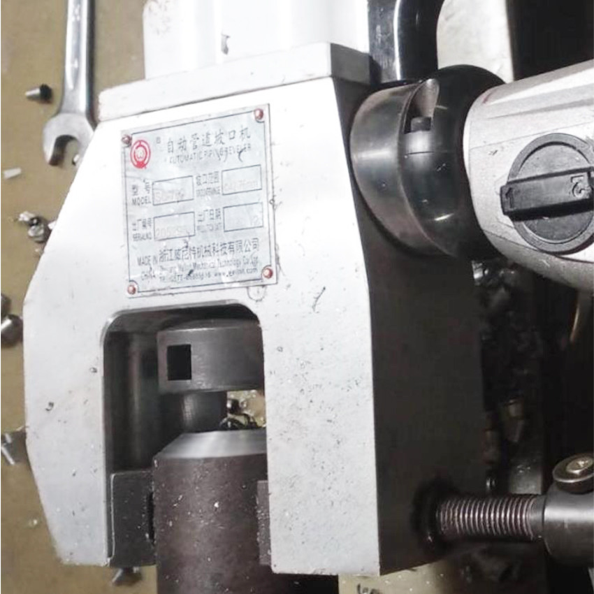 Outer Clamp Electric Pipe Beveling Machine Chamfering Automatic Feed