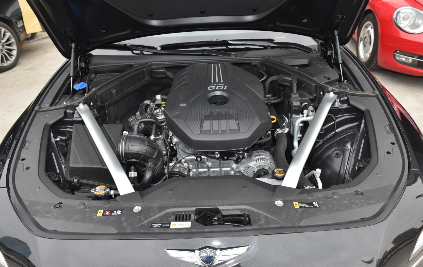 High Speed 2023 Genesis G70 G80 2.5T 304HP 2WD 4WD Diesel Car with Front Disc Rear Drum Brake System