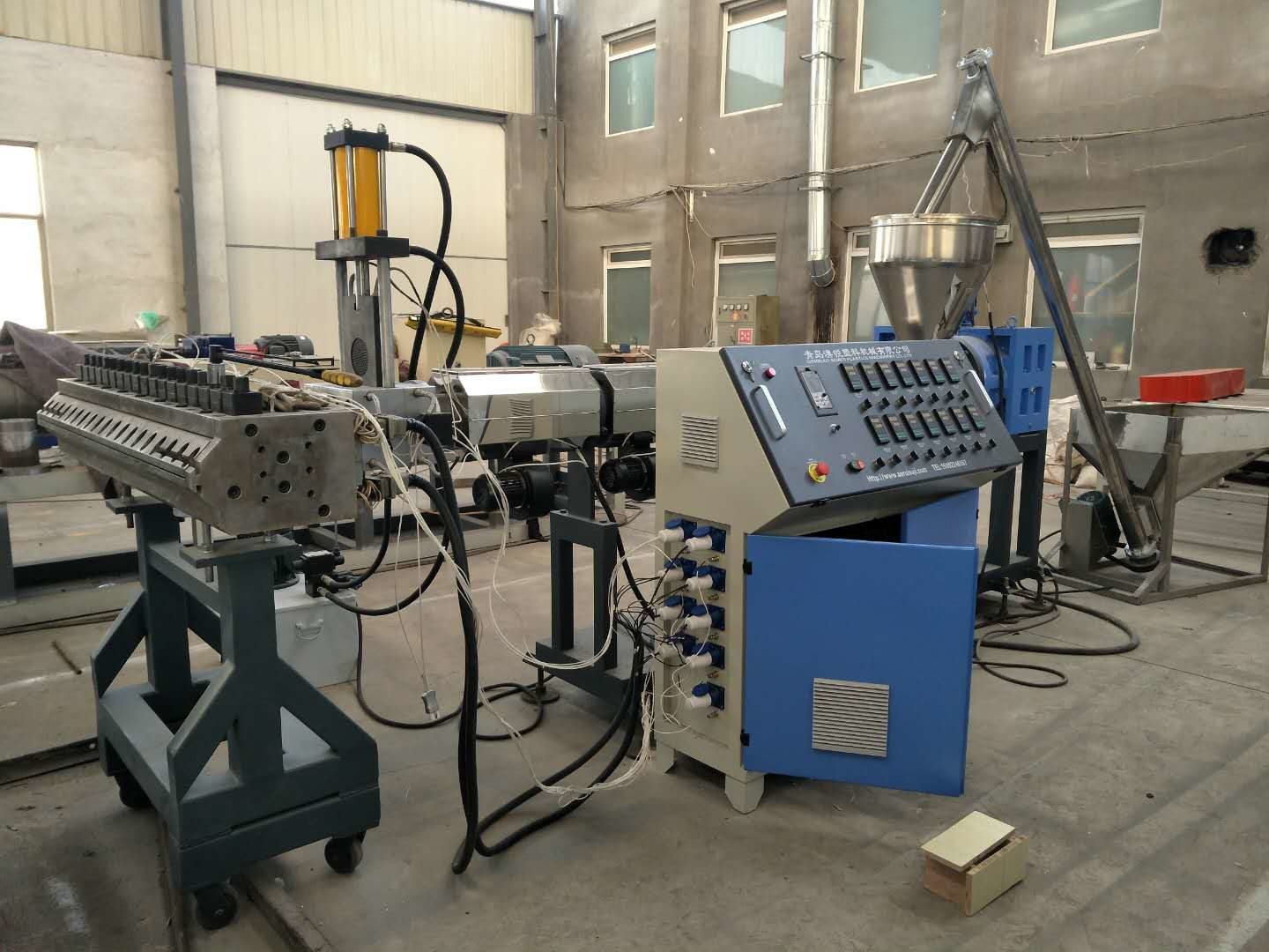 PLC Control PVC Furniture Board Production Line 1220mm PVC Foam Sheet Production Machine
