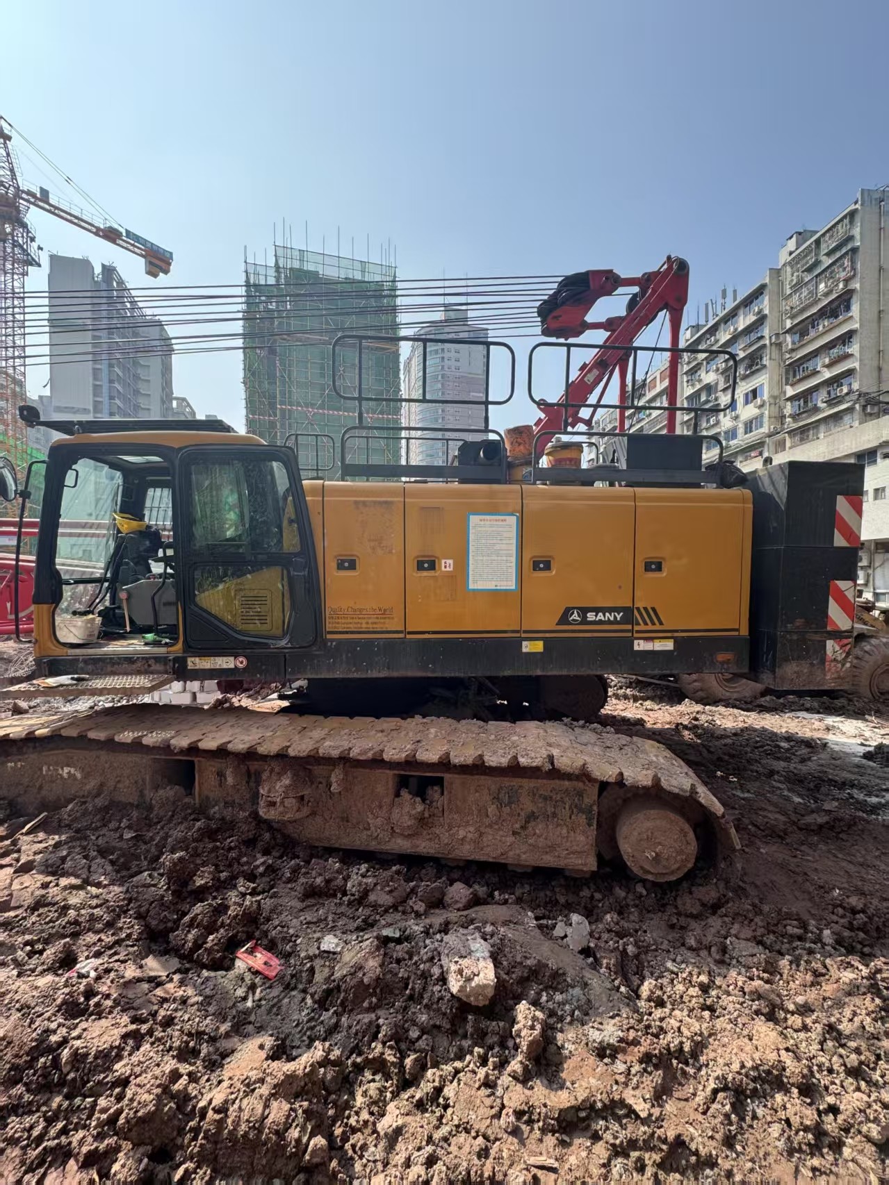 Used SCC600A Crawler Crane for Lifting and Foundation Construction Maximum Lifting Height 43m