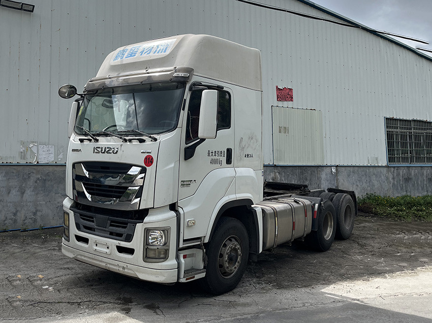 Manual Second Hand Delivery Van 6×4 Drive Mid Capacity Used Delivery Trucks