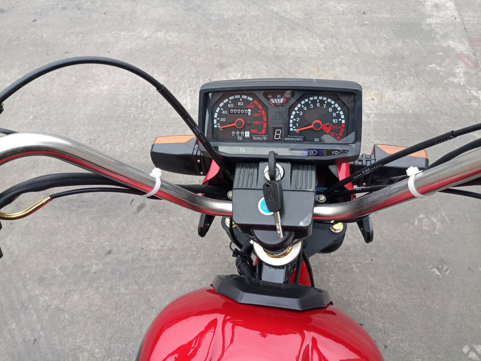 2021 Semi Cabin 300cc Motorized Cargo Tricycle with Front Hydraulic Spring Shock Absorber