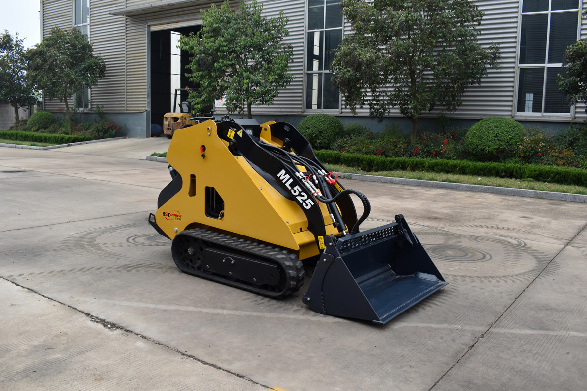 Tree Shear Snow Plough 25HP Mini Skid Steer Loader For Side Dumping