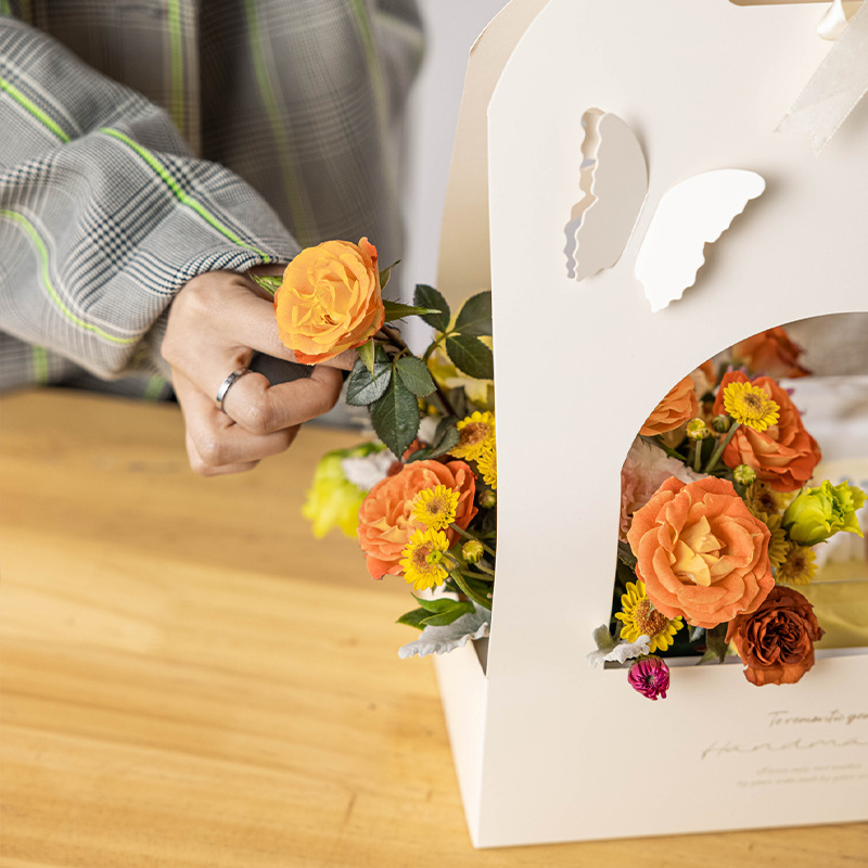 Custom Logo Hand Gift Butterfly Box for Creative Wedding Flower Basket Packaging