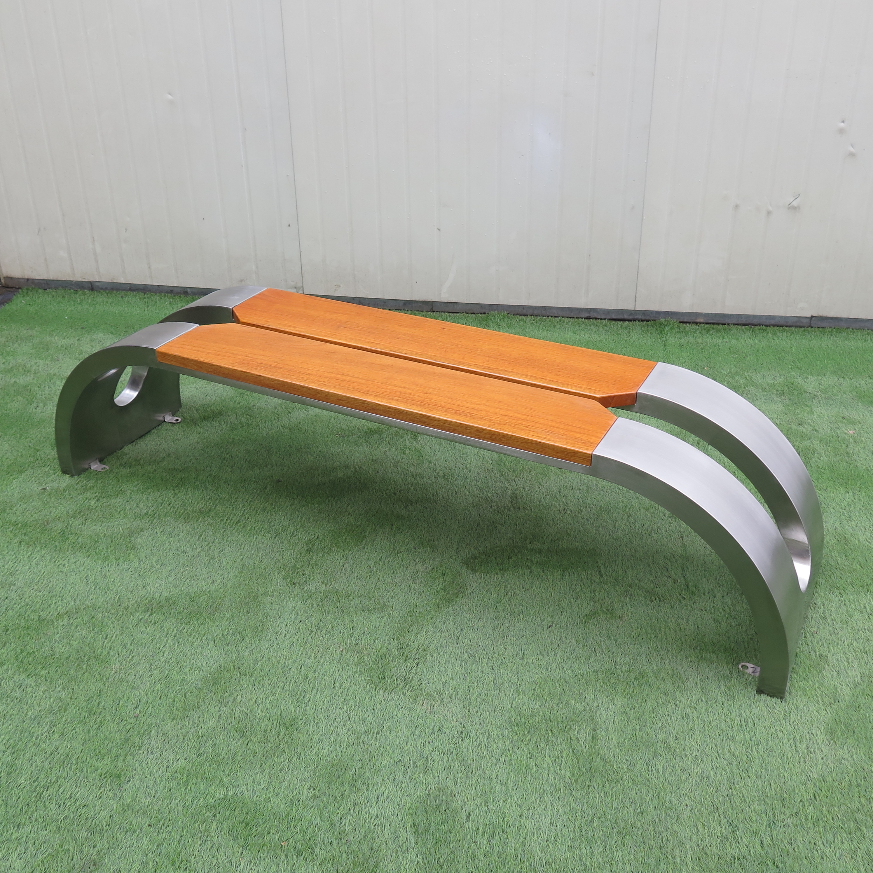 Outdoor Bench Furniture Sets Metal Wooden Public Street Bench Plastic Wood Leisure Chair