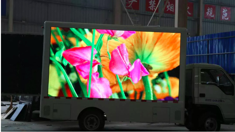 Multi Functional Van Outdoor Mobile Billboard LED Vehicle For Advertising