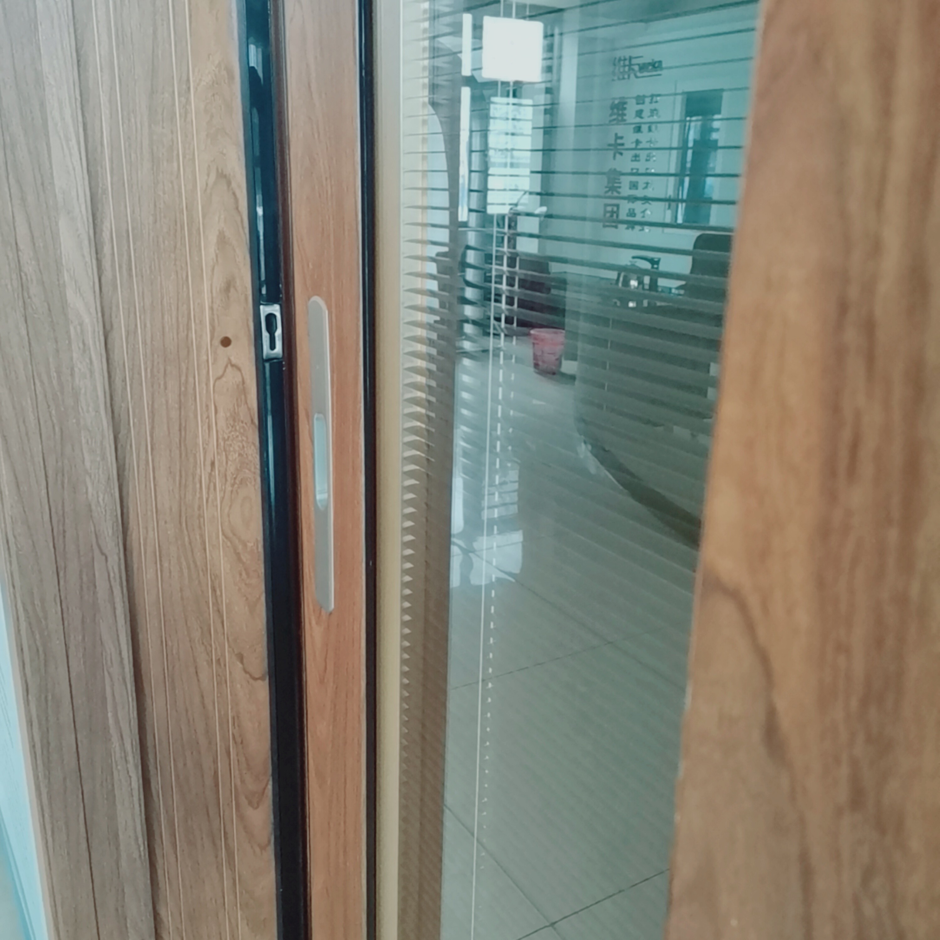 Heavy Duty Aluminum Sliding Doors For Villa Commercial Buildings Wood Grain