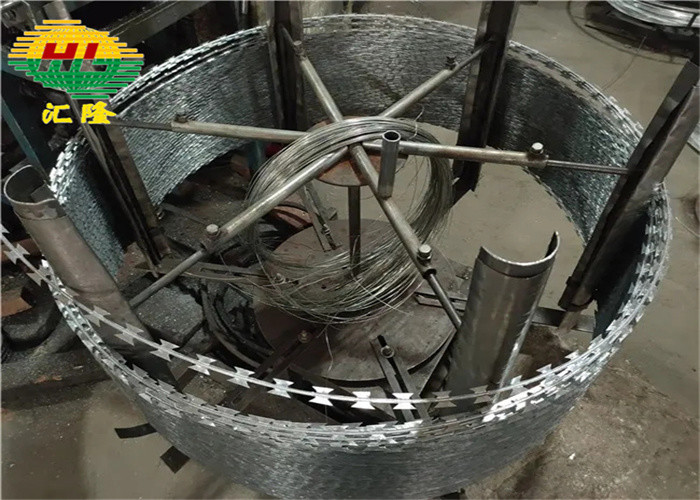 Stainless Steel Astm Concertina Wire Fence Enhanced Security With 3 Clips Per Spiral