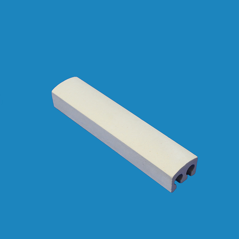1550℃ Refractory Ceramics High Temperature Resistance Corundum Mullite Productions