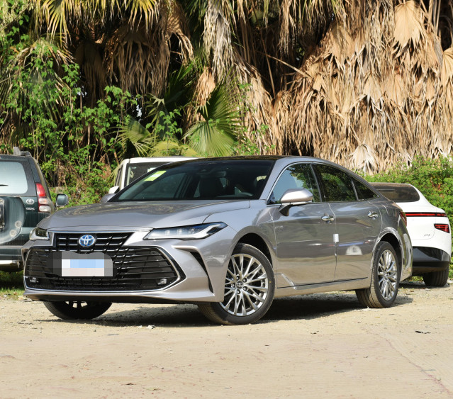 Toyota avalon 2022 dual engine 2.5L flagship version E-CVT 4 Door 5 seats 3 space car