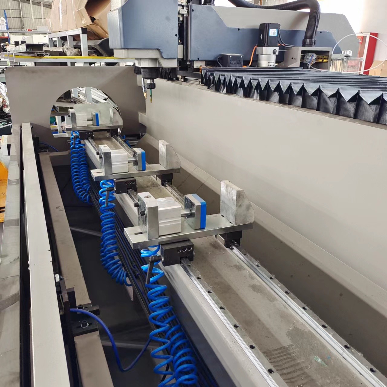 3 Axis +90 Degree CNC Drilling Milling Machine CNC Drilling And Tapping Machine