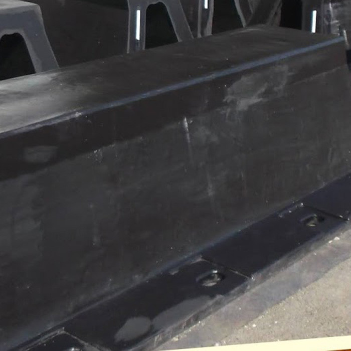 Customized V Fender Type For Marine RoRo And Roll On Roll Off Terminals