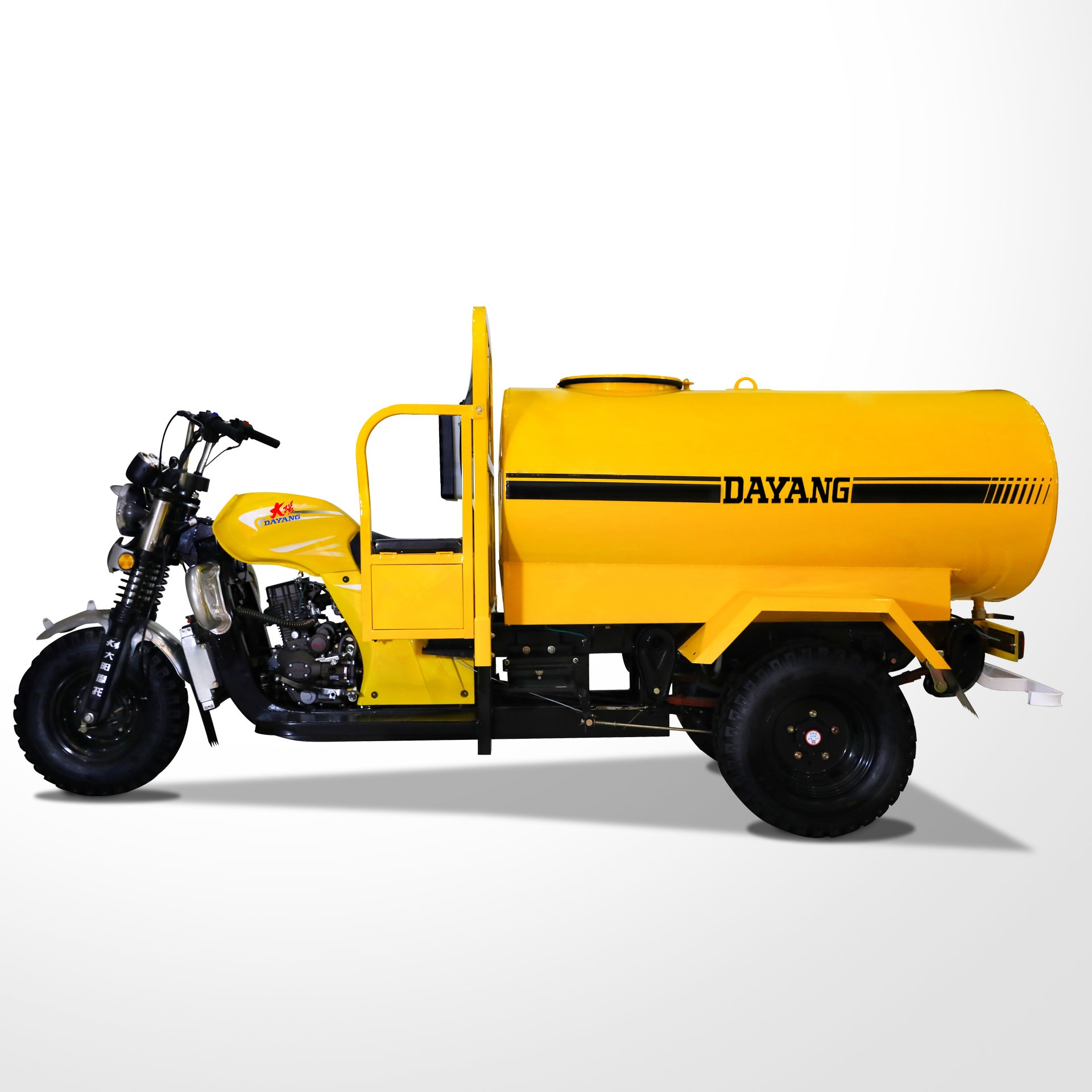 DAYANG Top 10 200CC Motorized Tricycle with 1000L Water Tank and Special Cabin Design