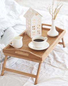 Wholesale Natural Color Bamboo Serving Tray , Wooden Bed Tray With Legs For Outdoor Indoor from china suppliers