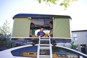 Wholesale New design High quality single layer fiberglass Hard Shell Roof Top Tent from china suppliers