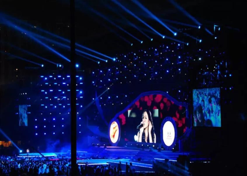 High Definition 250mm*250mm Stage Rental LED Screen 1200nits Brightness