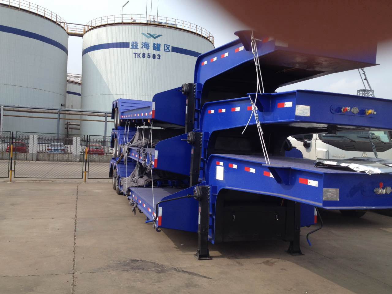 2 Axle 28 Tons Lowbed Lowboy Truck Trailer Semi Trailer for Heavy Equipment Transport