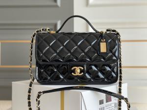China 22k Women Chanel Flap Bag 2022 Patent Leather Tofu Bag Black Gold on sale
