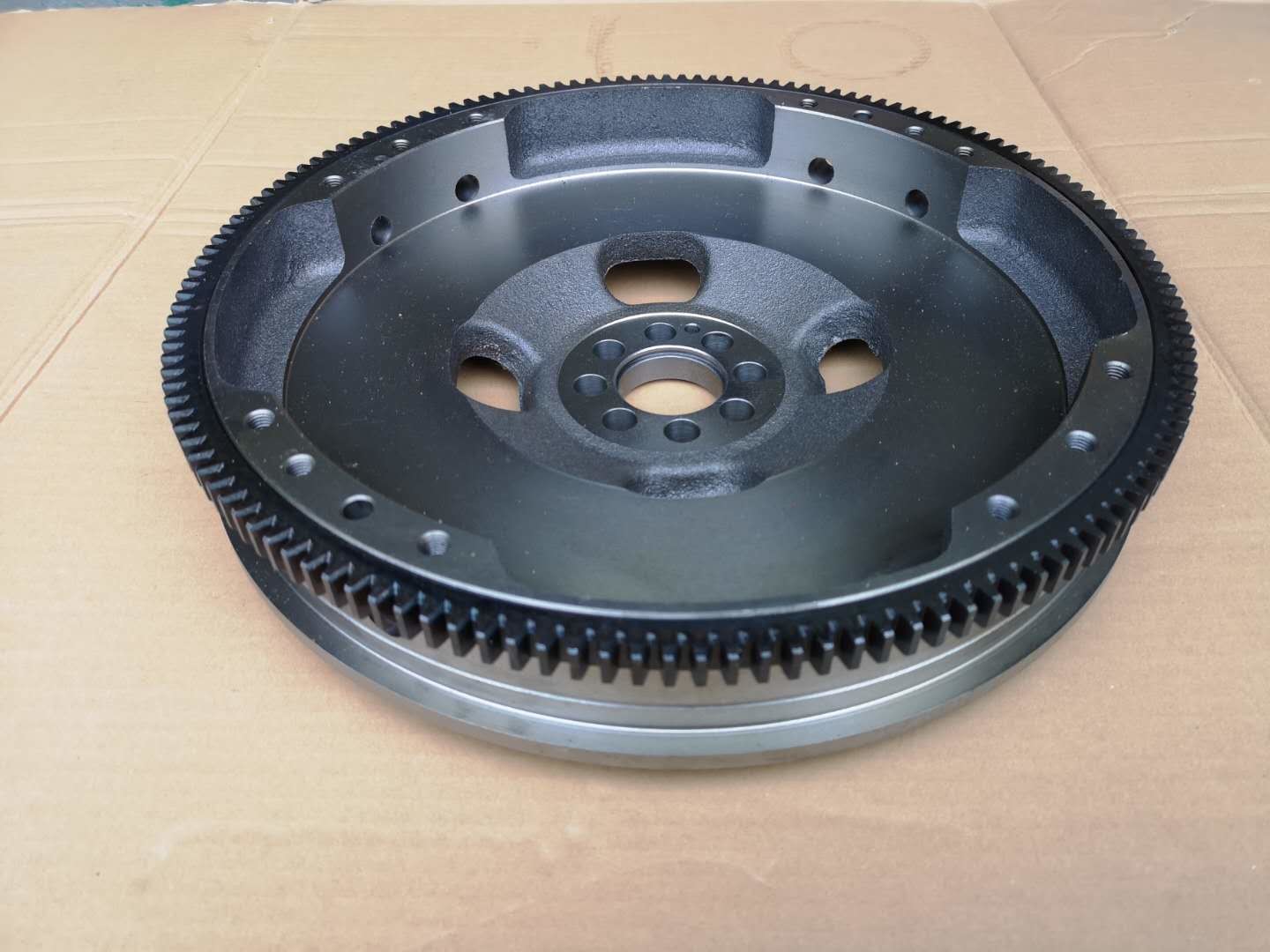 8980563552 ISUZU Flywheel 14 Inch 143 Ring Gear NPR FTR FSR Engine 4HK1
