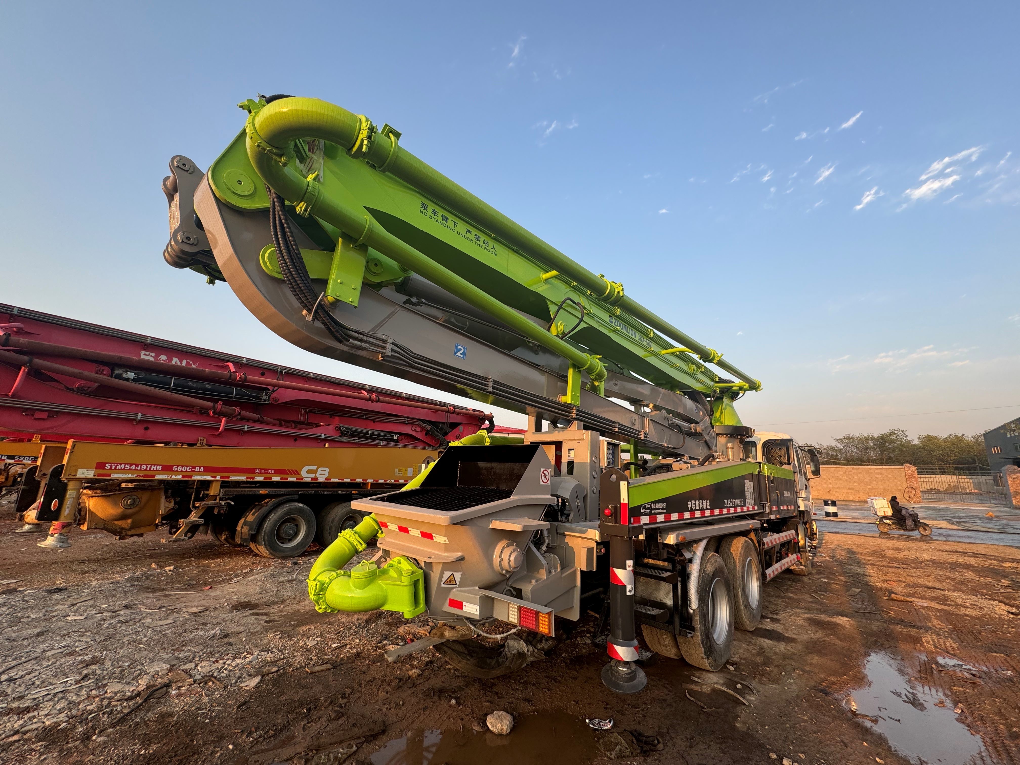 Refurbished 2013 Zoomlion 38 m concrete pump truck to install Isuzu chassis