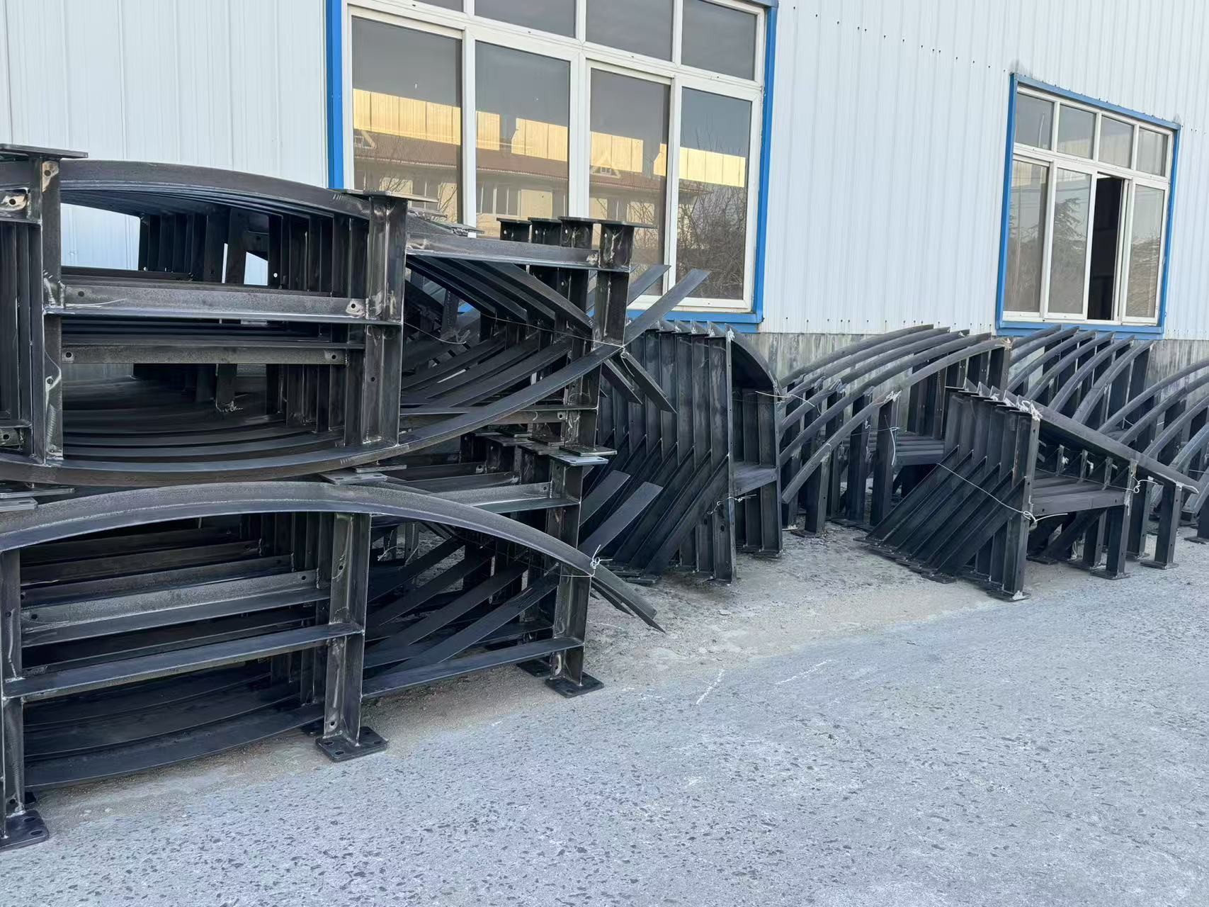 Customizable Structural Steel Components Pre Fabricated Steel Beams Columns For Residential Commercial Construction Projects