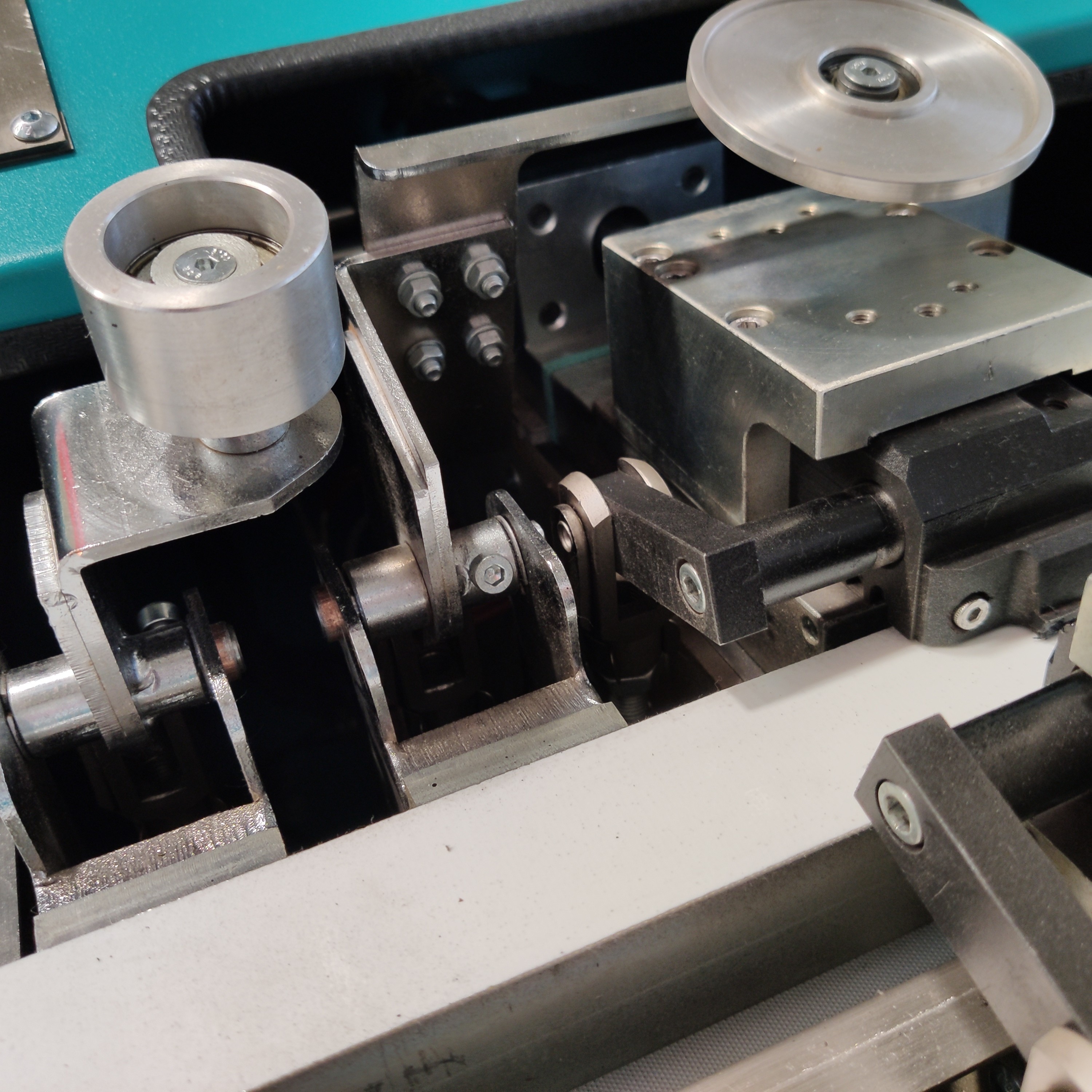 Horizontal Double Glazing Entry Level Butyl Rubber Machine