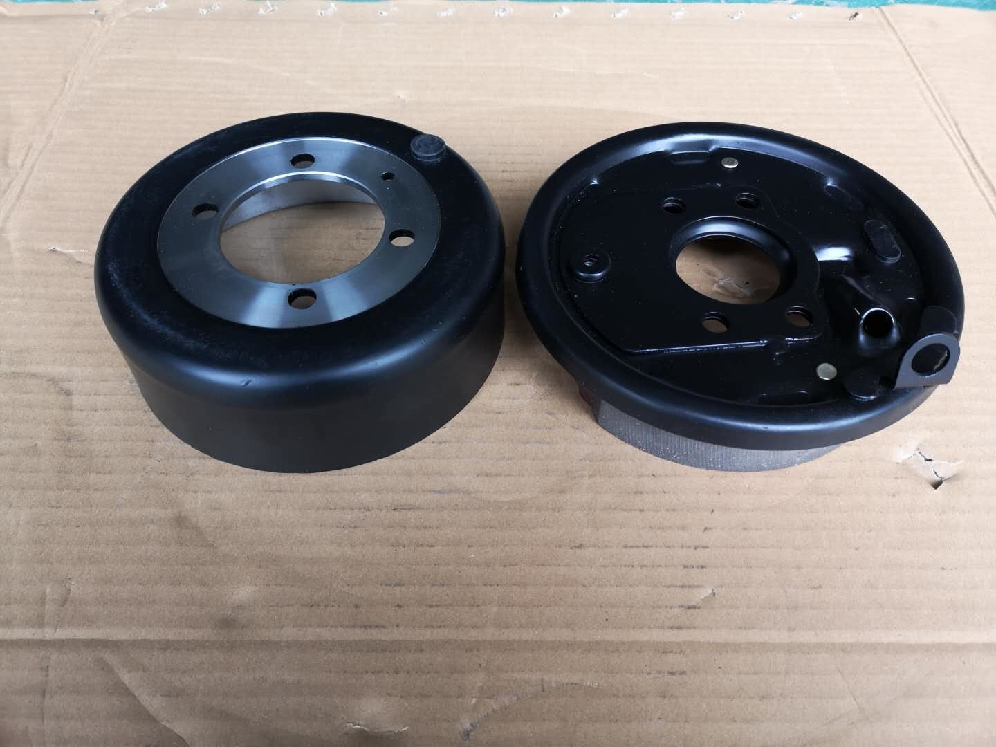 Durable ISUZU NPR Parts Hand Brake Assembly Have Steel Drum And Iron Drum With Brake Shoes And Plate