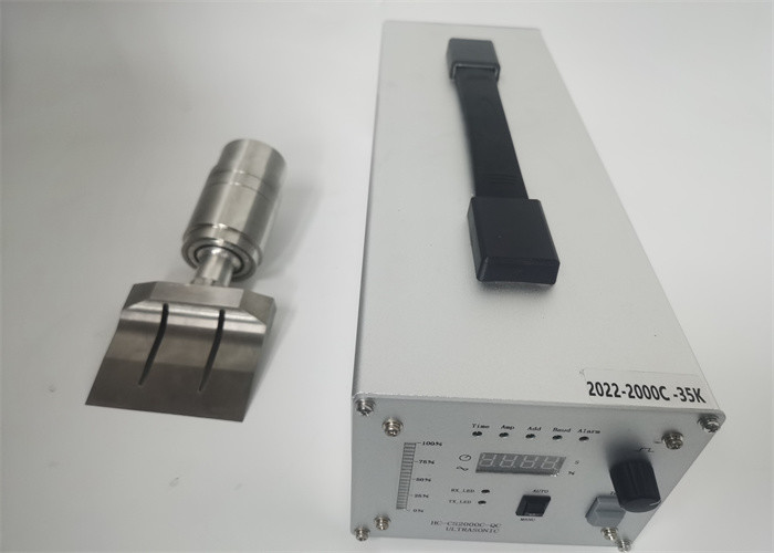 Rubber Ultrasonic Fabric Cutter 35Khz 82.5mm Customized Blade Width