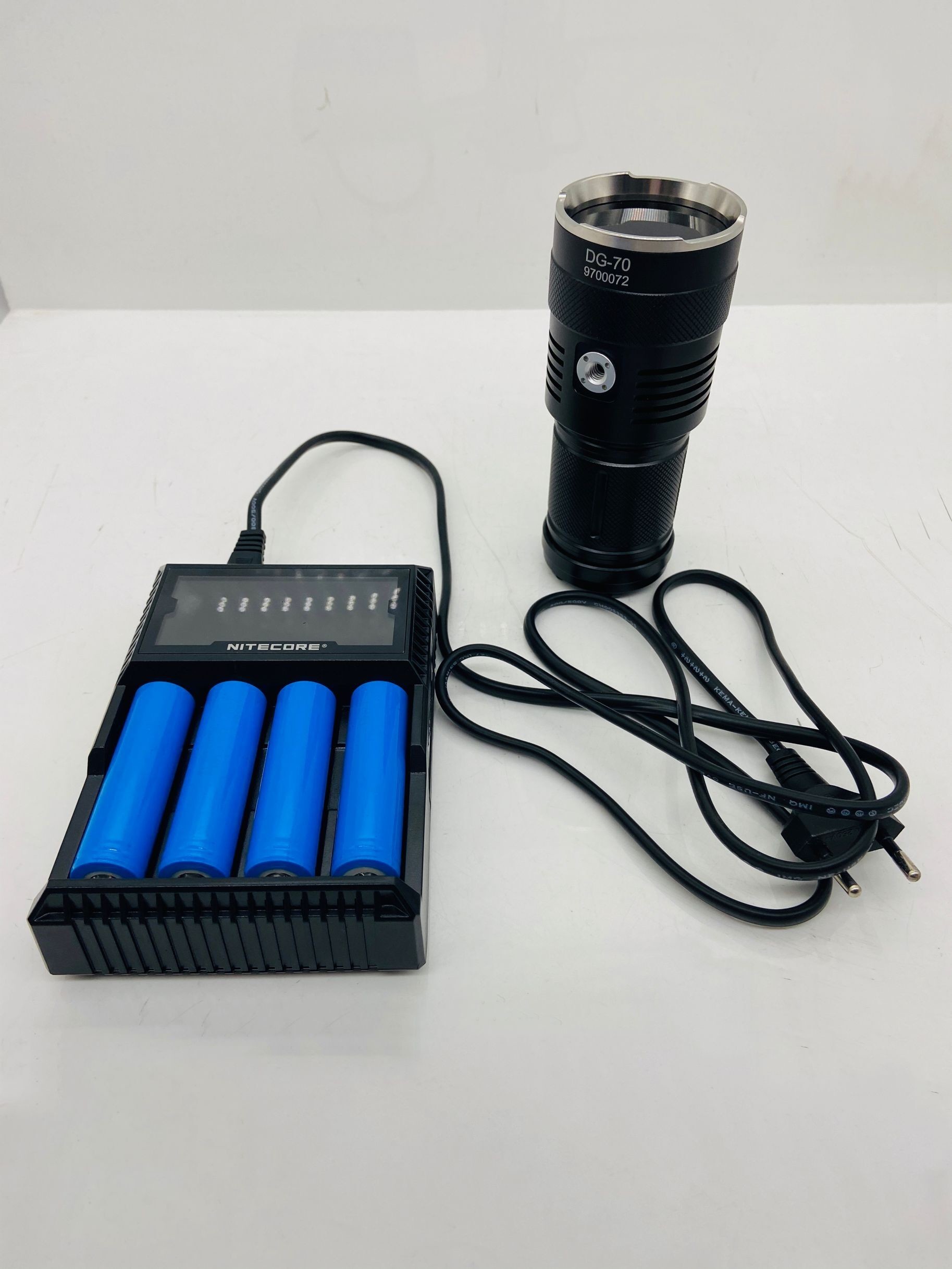 DG-70 Portable 365nm Ultraviolet Band LED Lamp