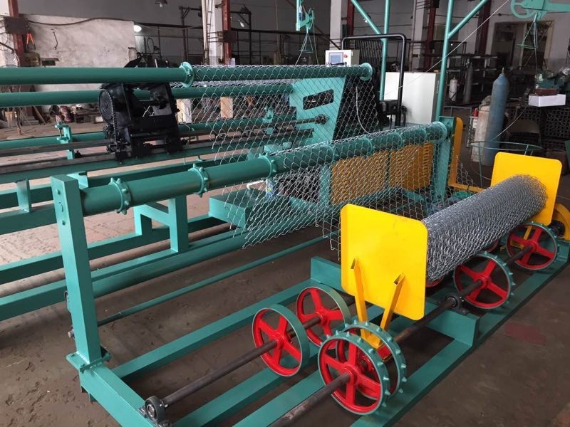 Stable Automatic Chain Link Fencing Machine , Wire Netting Making Machine Double Wire