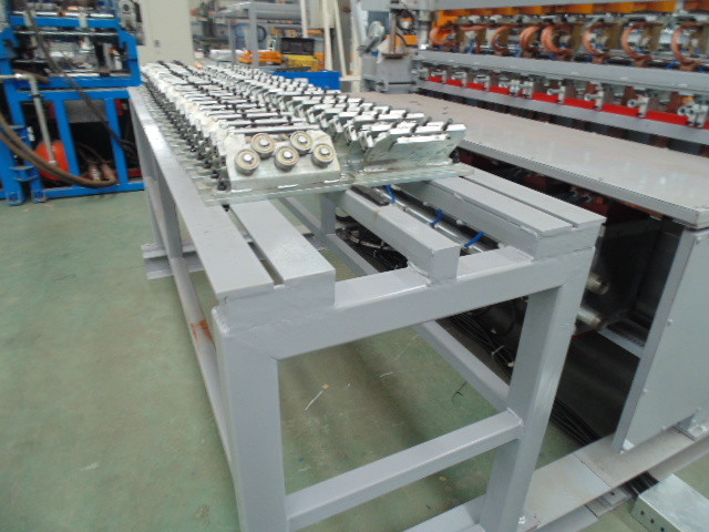 Partitioned 380V Chicken Mesh Making Machine
