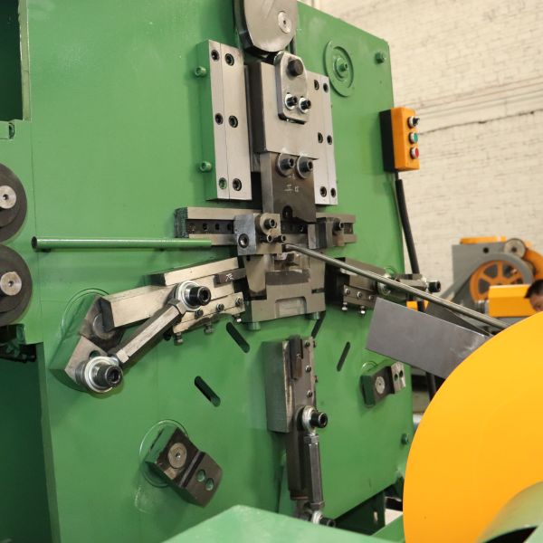 Heavy Duty Eye Bolt Making Machine Energy Saving Easy Operate