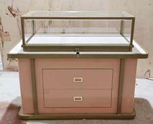 China Luxury Exhibition Glass Jewelry Showcase 3 Color Lights With Locking Jewelry Display Case on sale