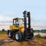 Yellow Industrial Forklift Truck 6 Ton 98kw With Supercharging Diesel Engine