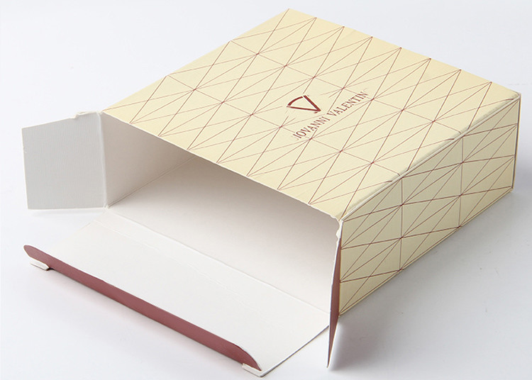 250GSM Gift Custom Printed Retail Boxes , Decorative Boxes For Packaging Products