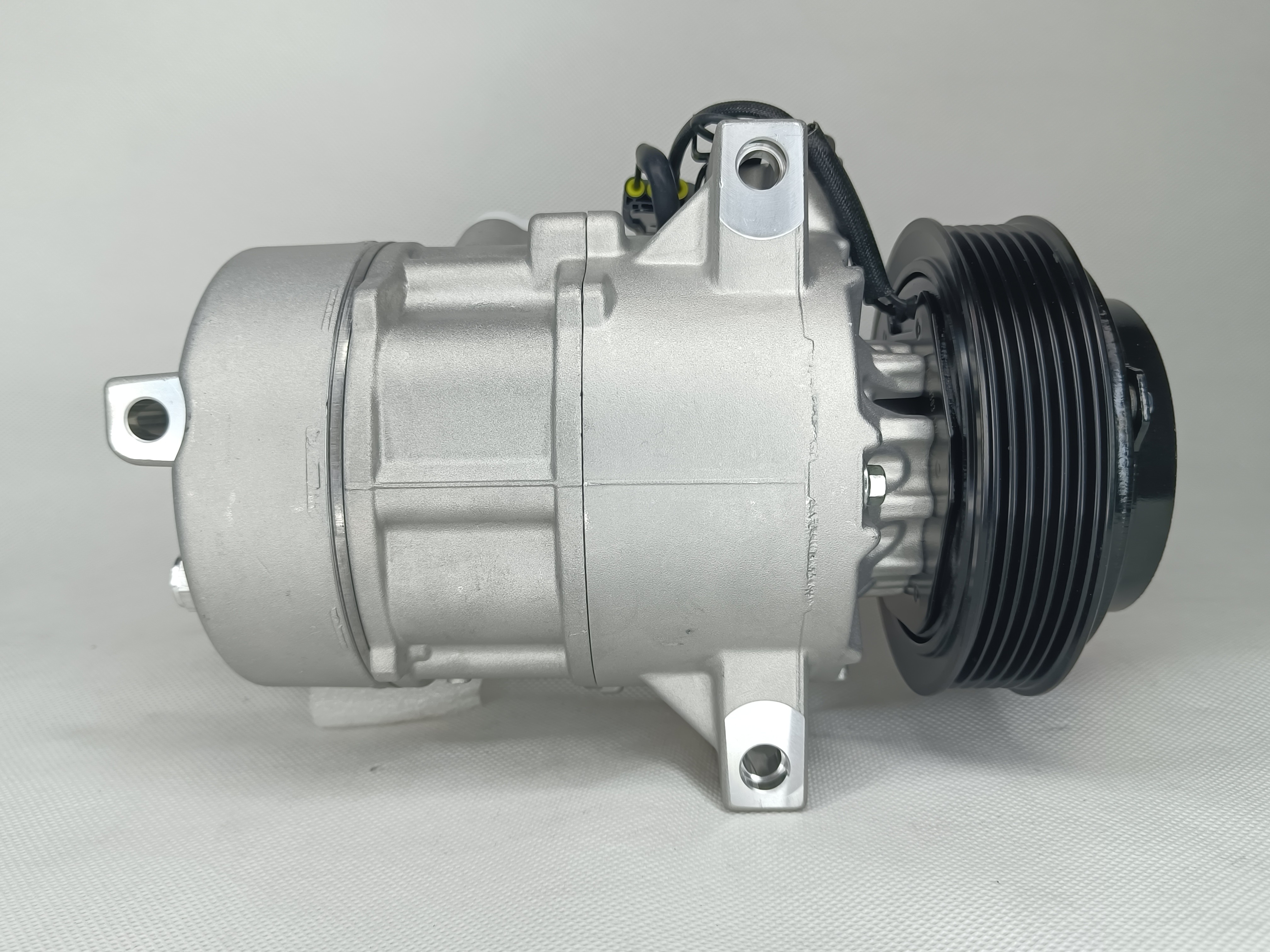 OEM 977012S000 977012S601 Vehicle AC Compressor Assembly For Kia Sorento 2.2
