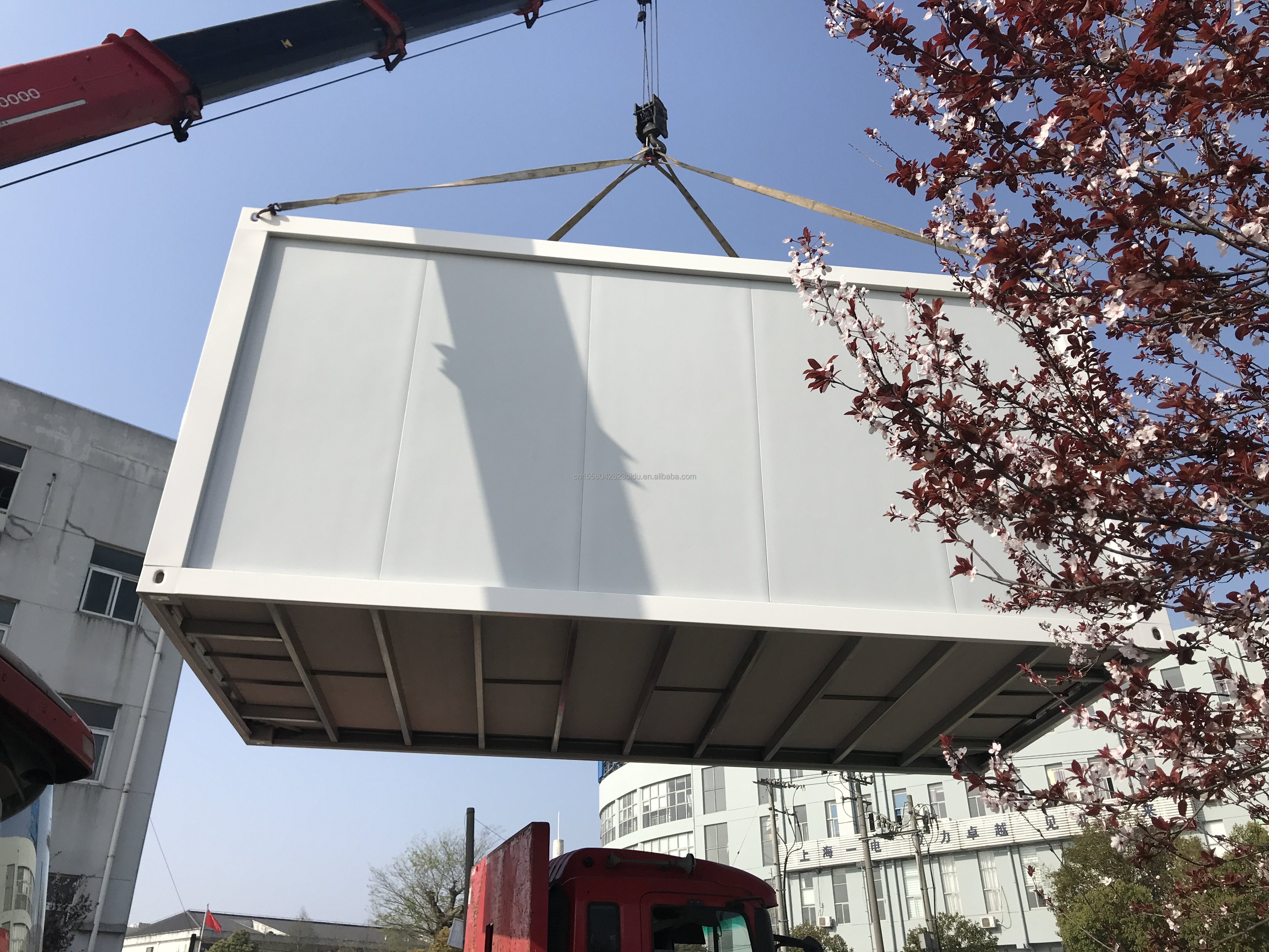 Affordable 20ft Knock Down Sandwich Panel Portable Prefab Hotel Container Modular House with Aluminum Alloy Windows
